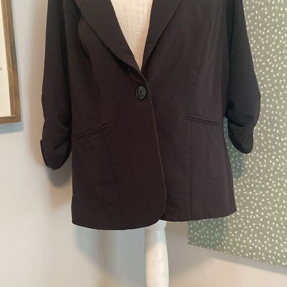 Torrid Black One Button 3/4 Sleeve Casual Business Blazer Size 1 - Picture 3 of 8